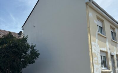 Nettoyage et remise en peinture d&rsquo;un pignon de façade à Calais